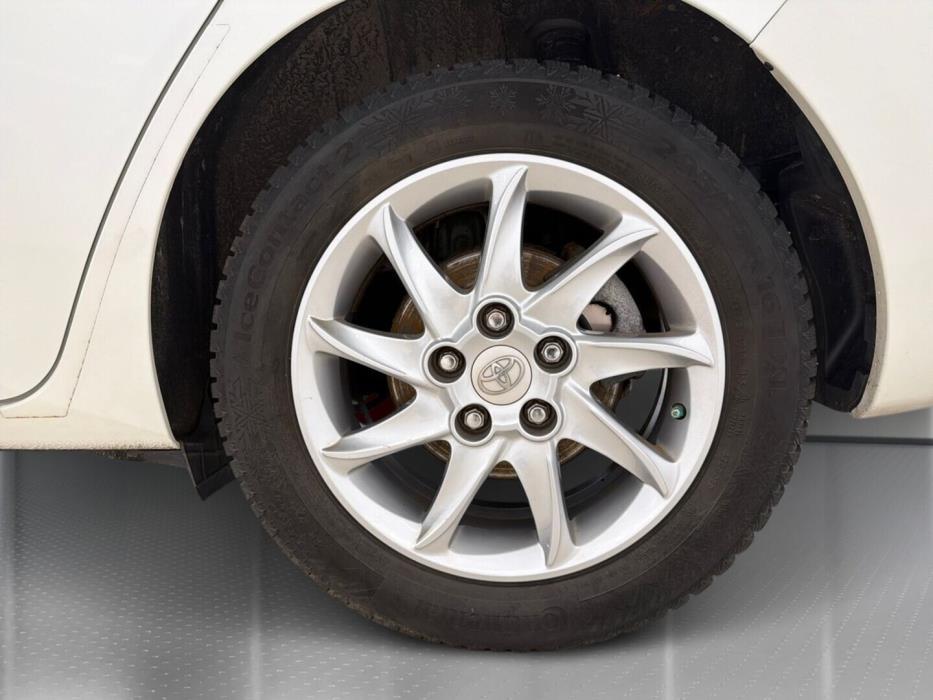 TOYOTA Auris 2017