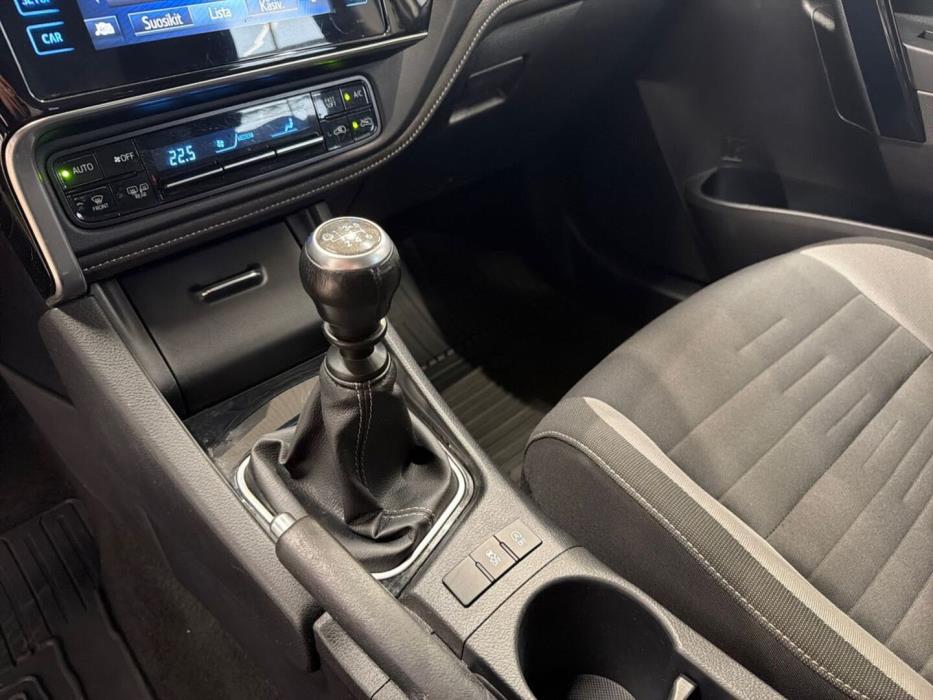 TOYOTA Auris 2017