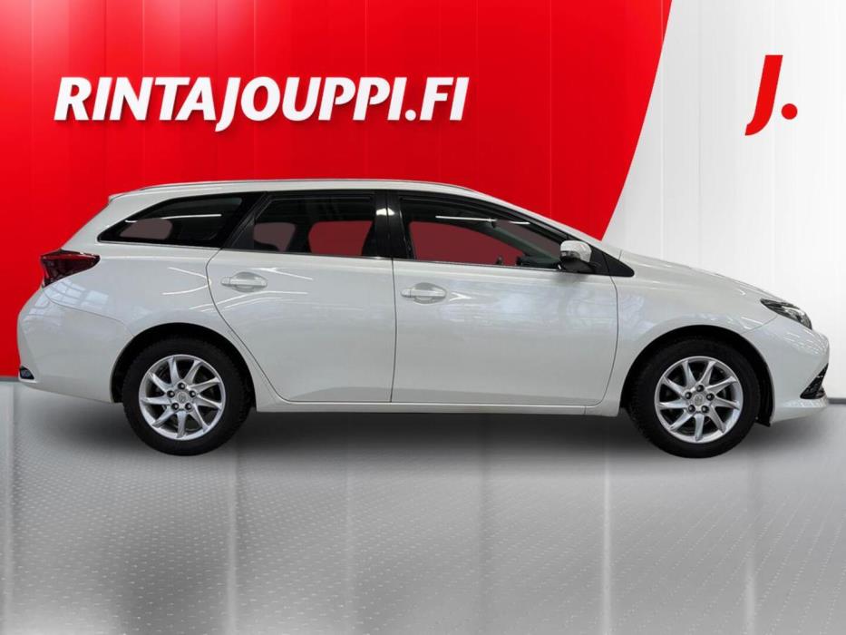 TOYOTA Auris 2017