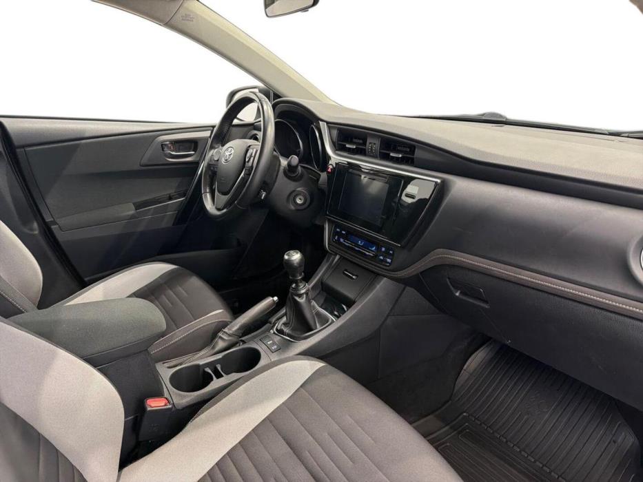 TOYOTA Auris 2017
