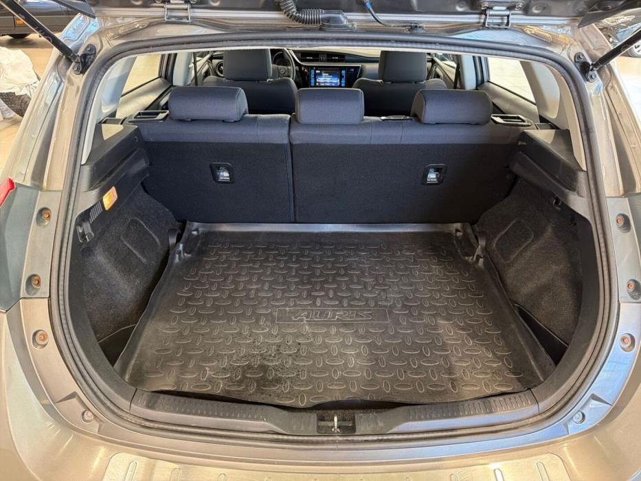 TOYOTA Auris 2017