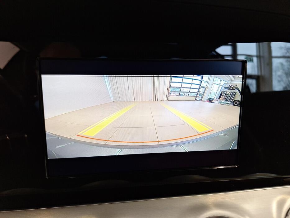 MERCEDES-BENZ E 2019