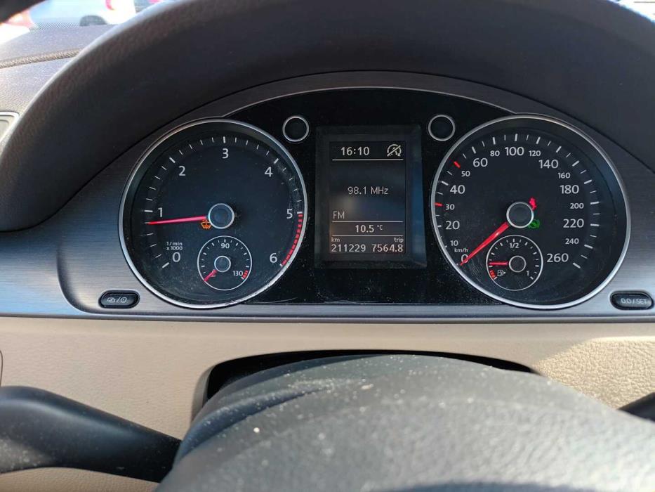 VOLKSWAGEN Passat Variant 2013