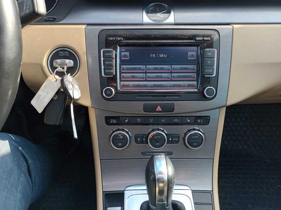 VOLKSWAGEN Passat Variant 2013