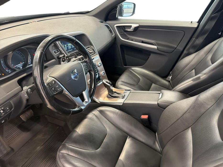 VOLVO XC60 2017