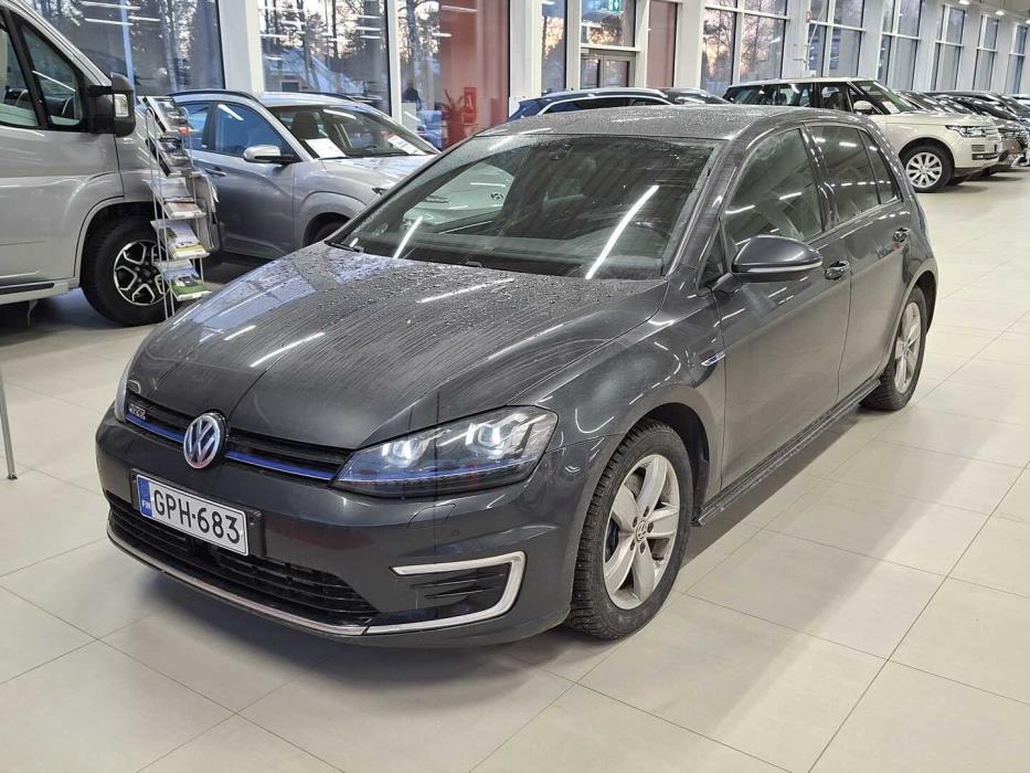 VOLKSWAGEN Golf 2016