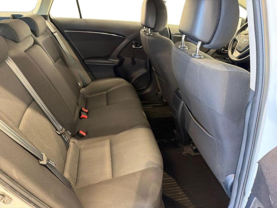 TOYOTA Avensis 2011