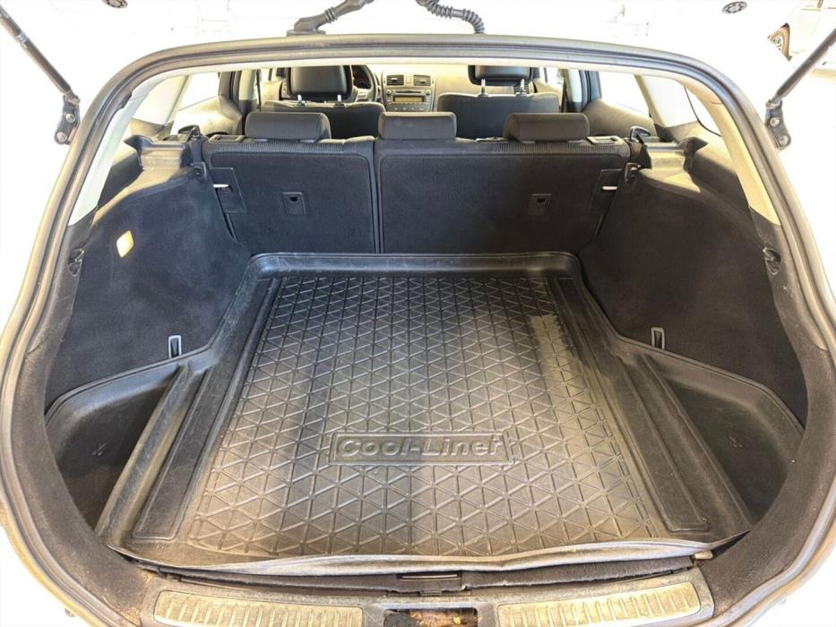 TOYOTA Avensis 2011