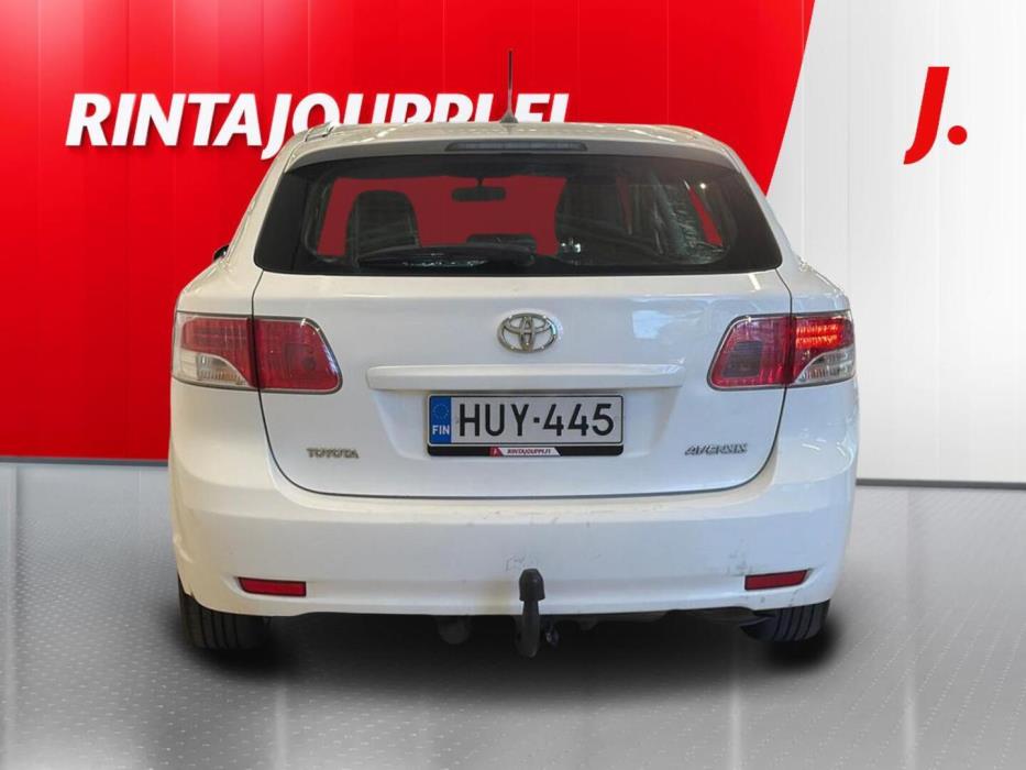 TOYOTA Avensis 2011