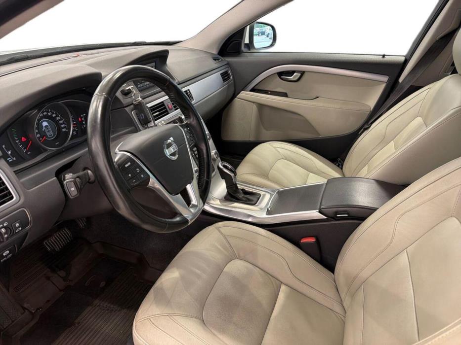 VOLVO V70 2014