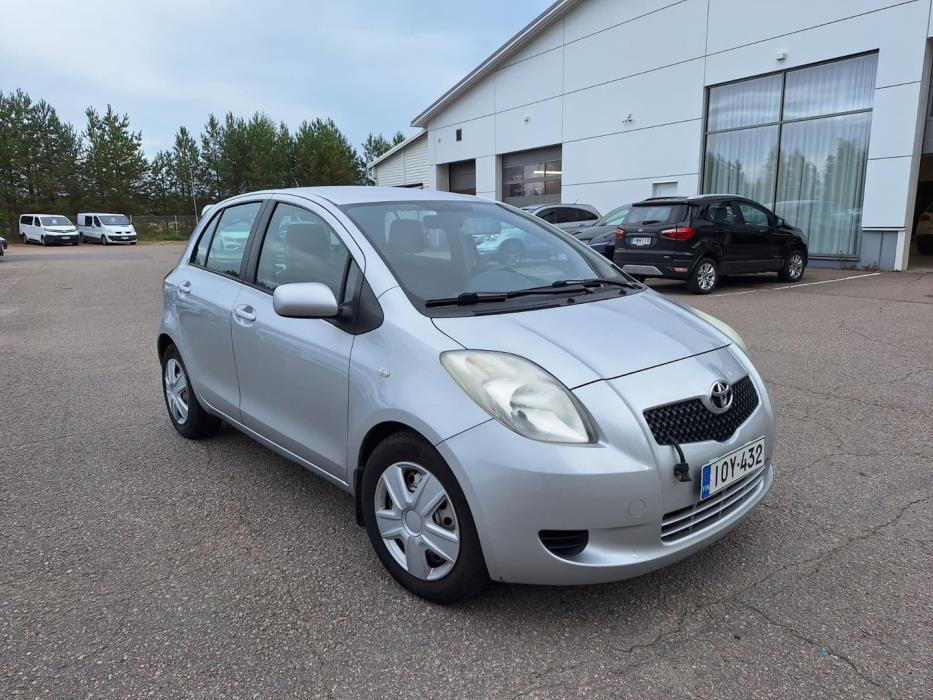 TOYOTA Yaris 2006