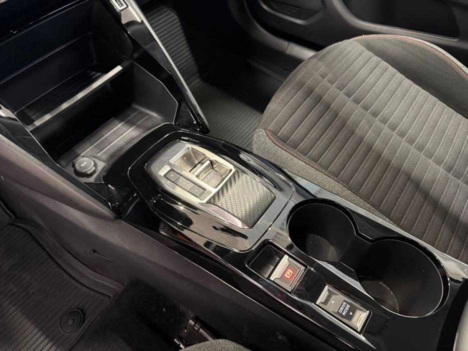 PEUGEOT e-2008 2022