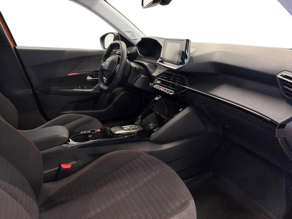 PEUGEOT e-2008 2022