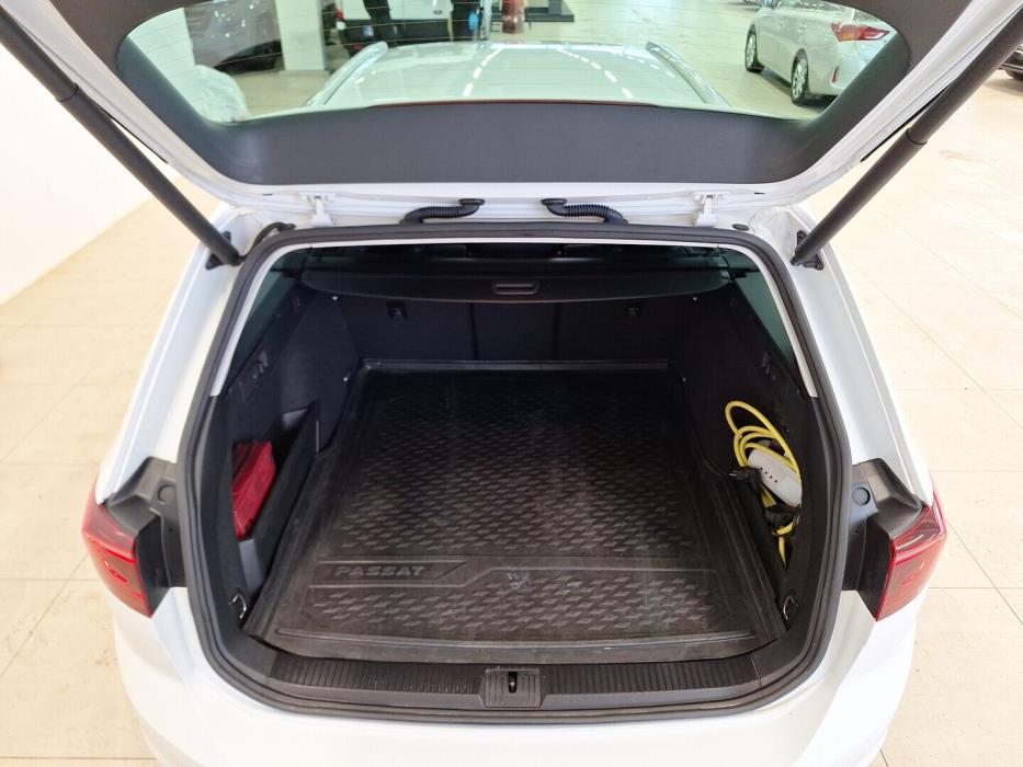 VOLKSWAGEN Passat 2020