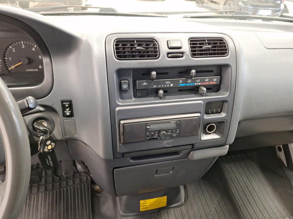 TOYOTA Hiace 2002