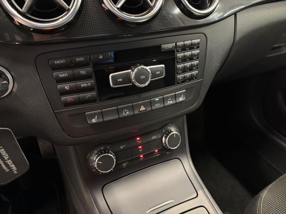 MERCEDES-BENZ B 2013