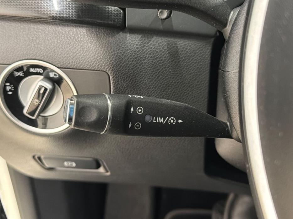 MERCEDES-BENZ B 2013