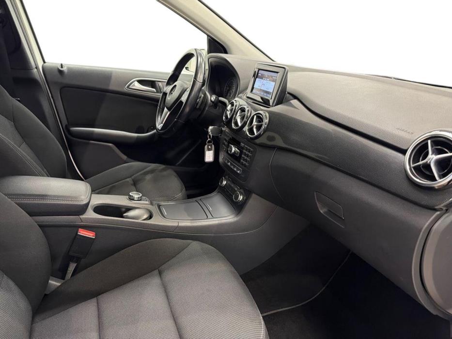 MERCEDES-BENZ B 2013