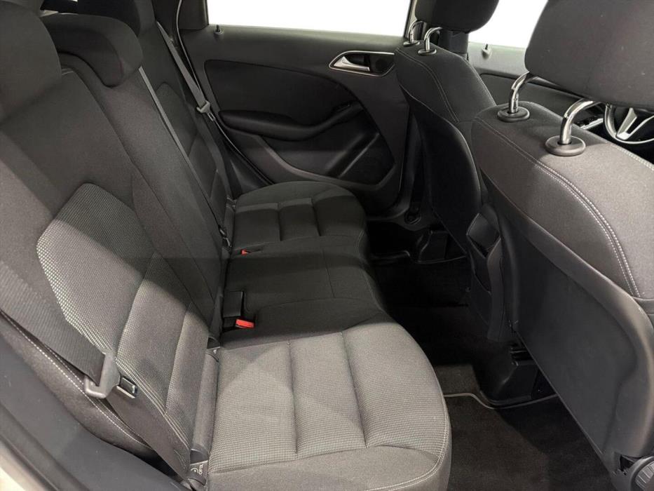 MERCEDES-BENZ B 2013