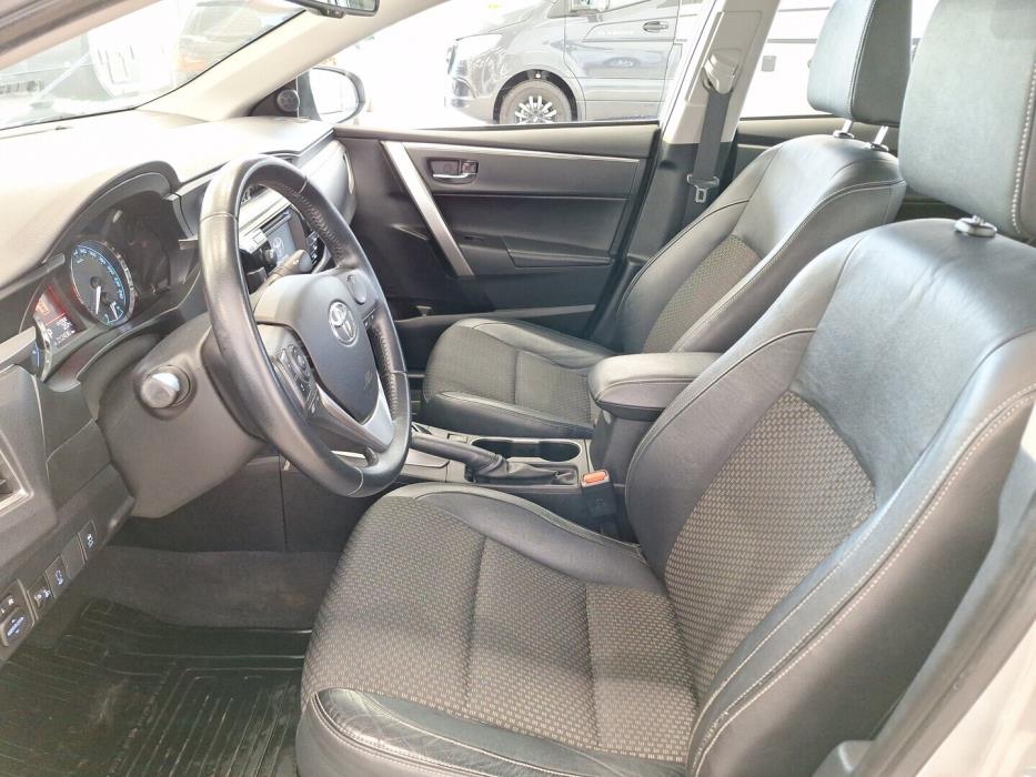 TOYOTA Corolla 2014
