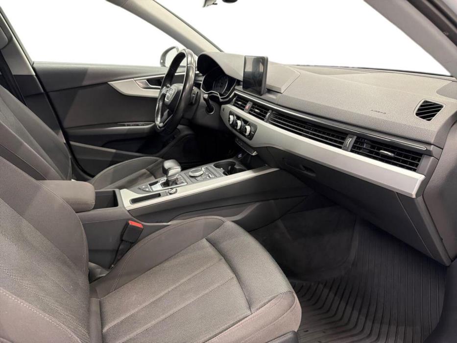 AUDI A4 2016