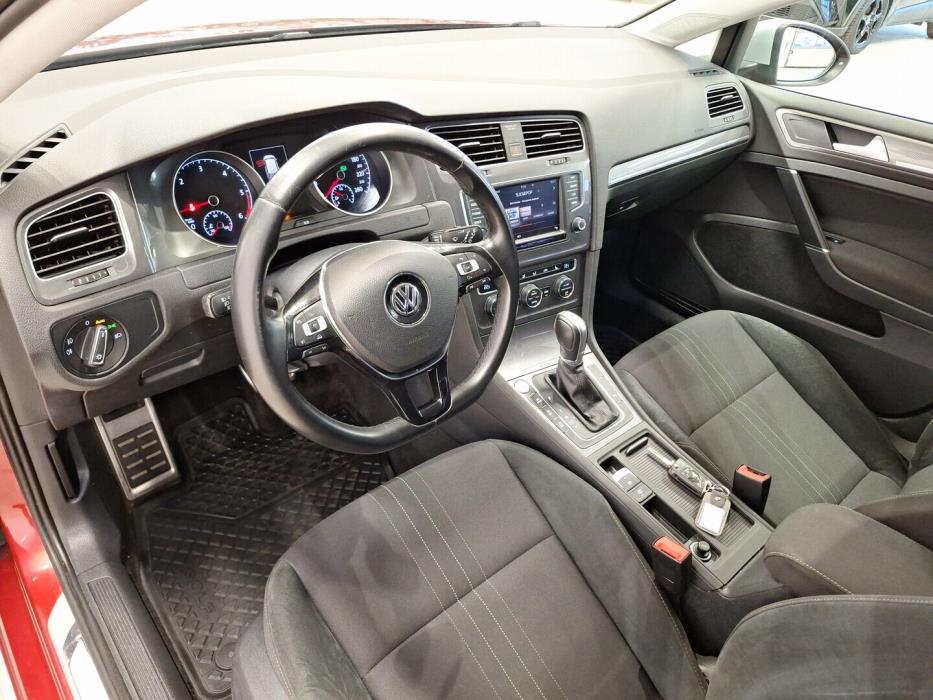 VOLKSWAGEN Golf 2016