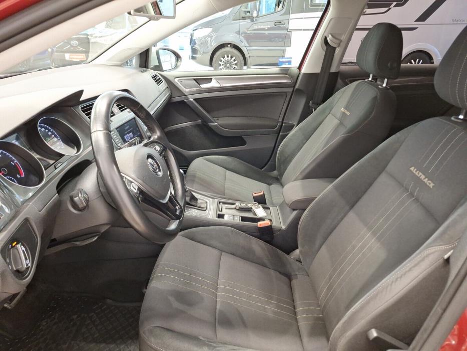 VOLKSWAGEN Golf 2016