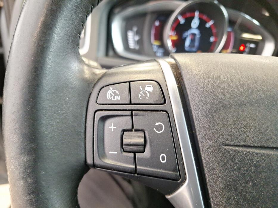 VOLVO V60 Cross Country 2016