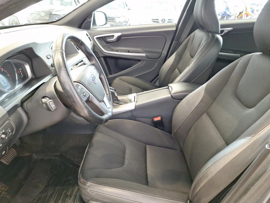 VOLVO V60 Cross Country 2016