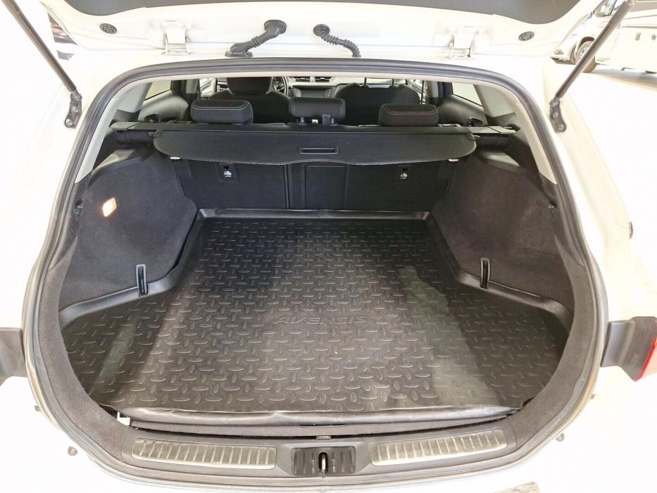 TOYOTA Avensis 2018