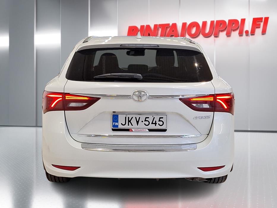 TOYOTA Avensis 2018