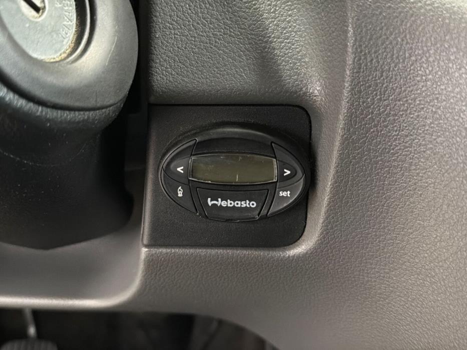 NISSAN NV200 2012