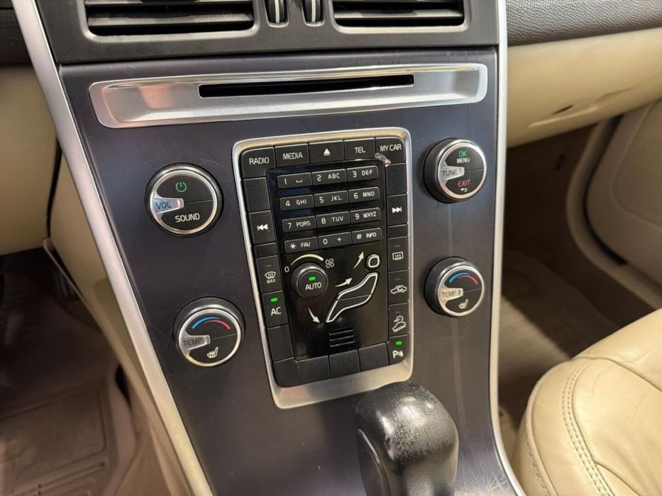 VOLVO XC60 2011