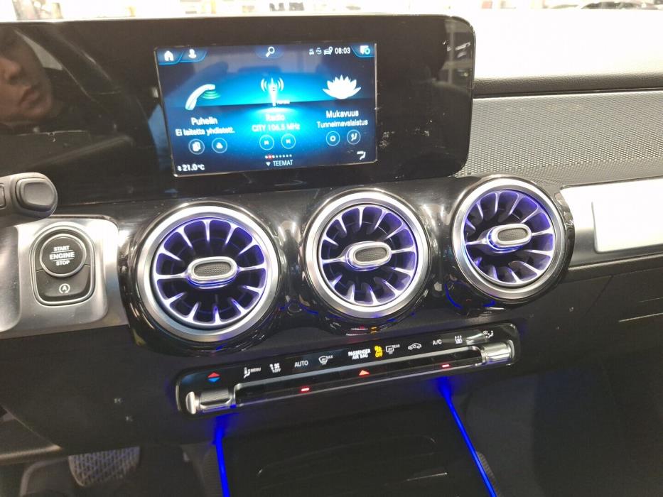 MERCEDES-BENZ GLB 2021