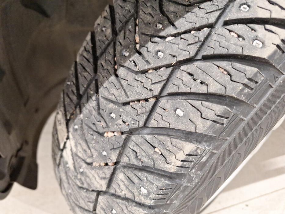 MERCEDES-BENZ GLB 2021