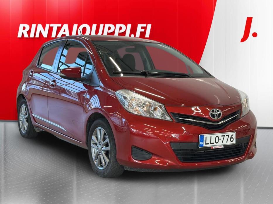 TOYOTA Yaris 2013