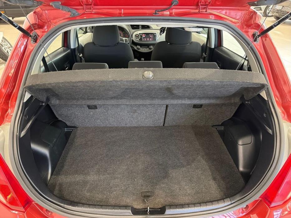 TOYOTA Yaris 2013