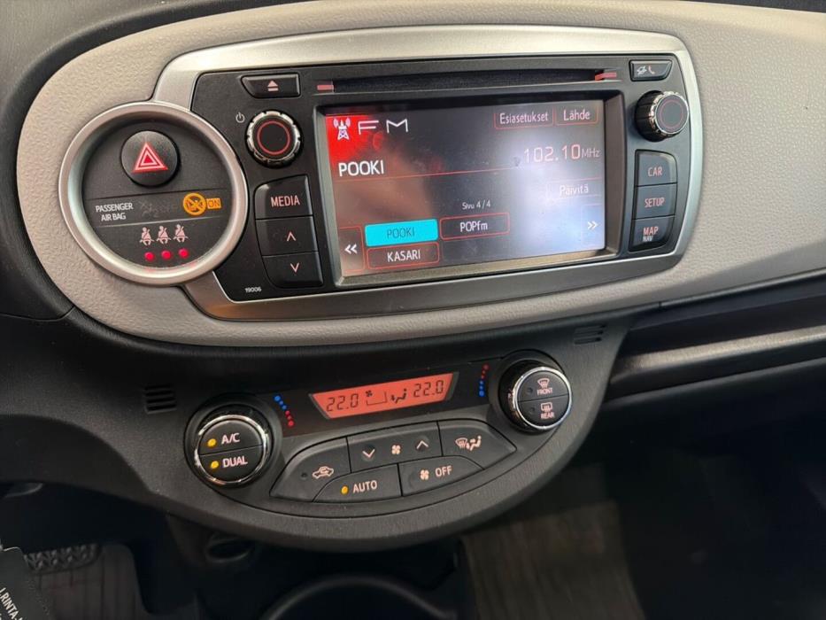TOYOTA Yaris 2013