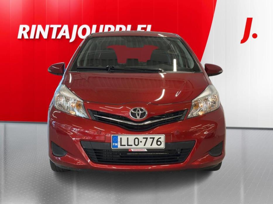 TOYOTA Yaris 2013