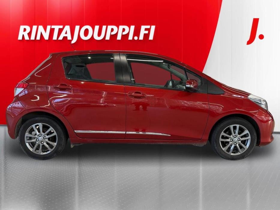 TOYOTA Yaris 2013