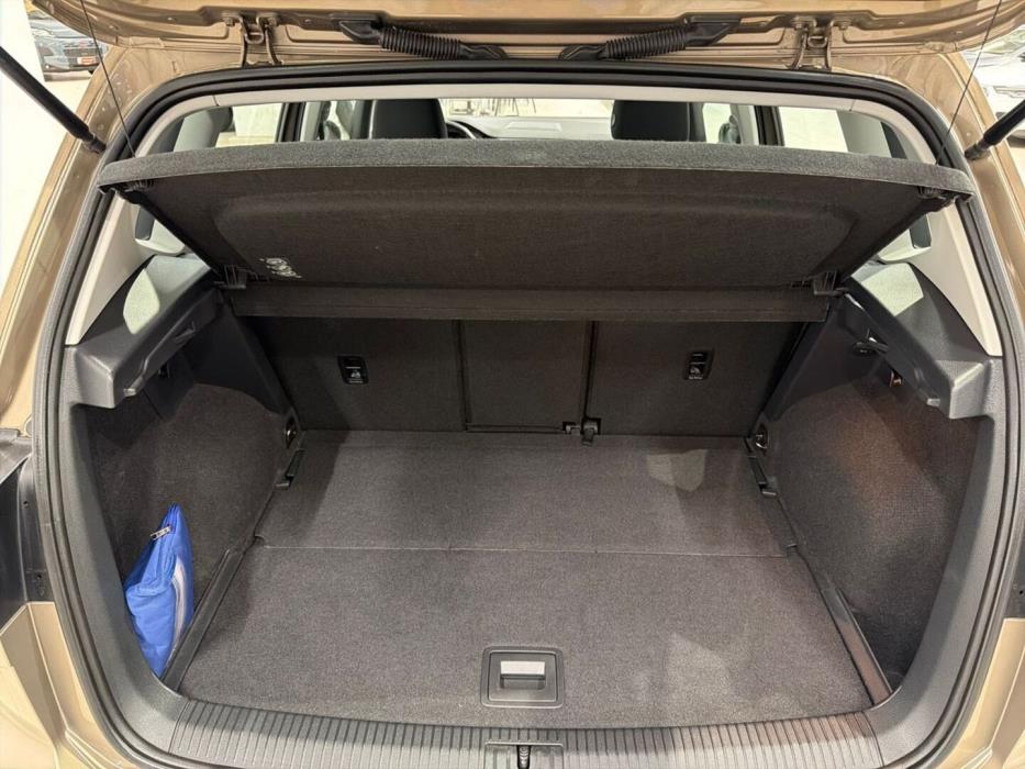 VOLKSWAGEN Golf Sportsvan 2015