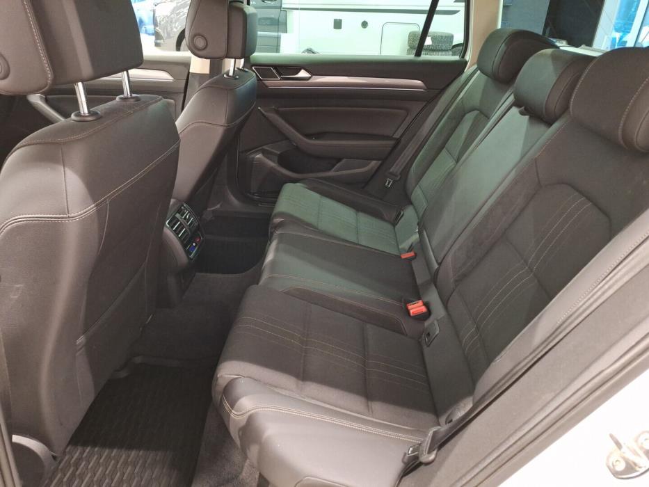 VOLKSWAGEN Passat 2019