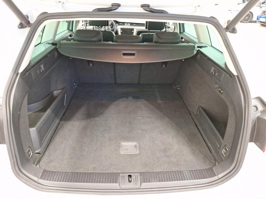 VOLKSWAGEN Passat 2019