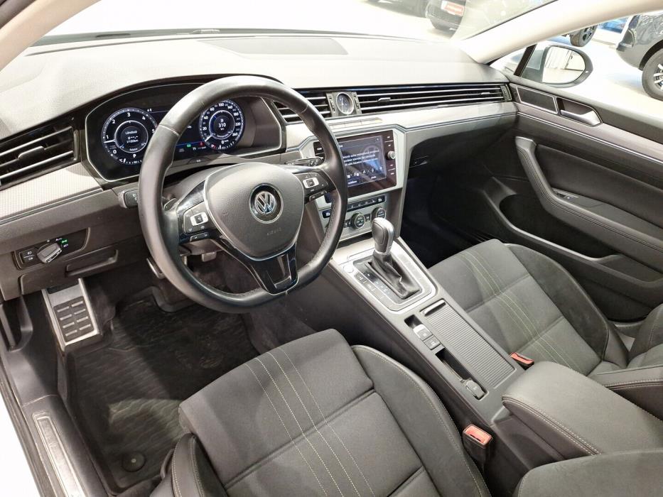 VOLKSWAGEN Passat 2019