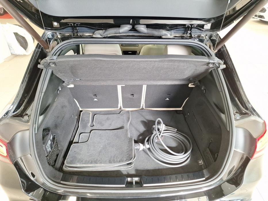 MERCEDES-BENZ GLA 2021