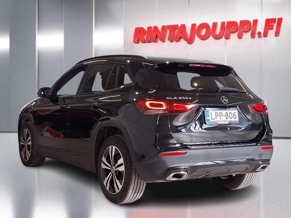 MERCEDES-BENZ GLA 2021