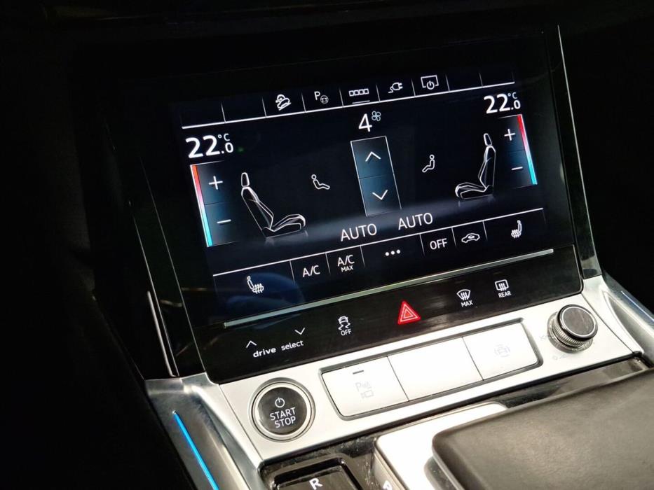 AUDI e-tron 2022
