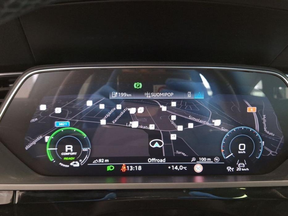 AUDI e-tron 2022