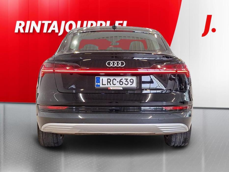 AUDI e-tron 2022