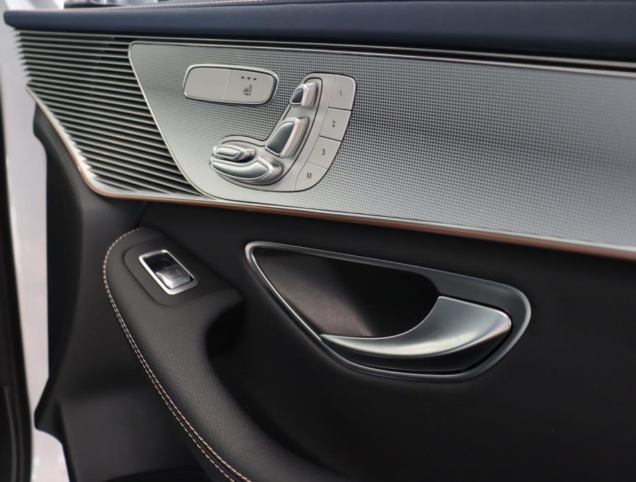 MERCEDES-BENZ EQC 2019